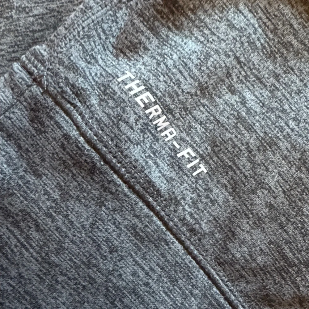 Nike hoodie sweatshirt Gray pink medium women therma fit - Picture 5 of 8